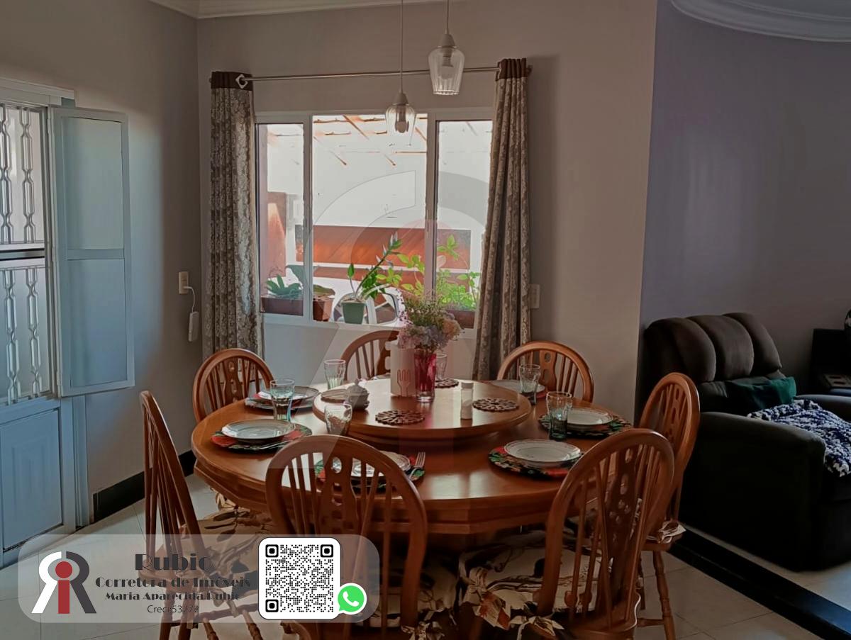 Casa em Jardim Americano · cód 353