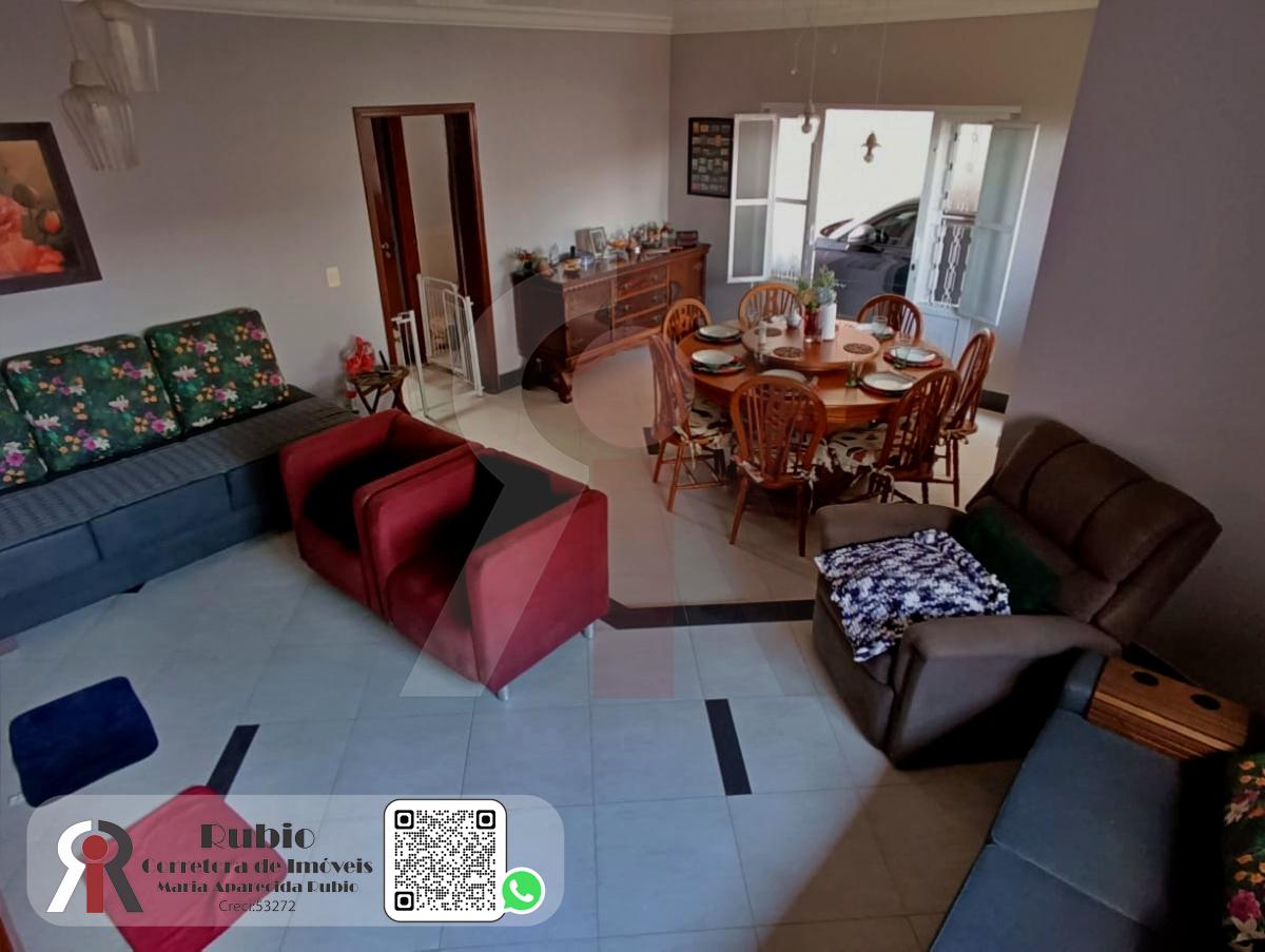 Casa em Jardim Americano · cód 353